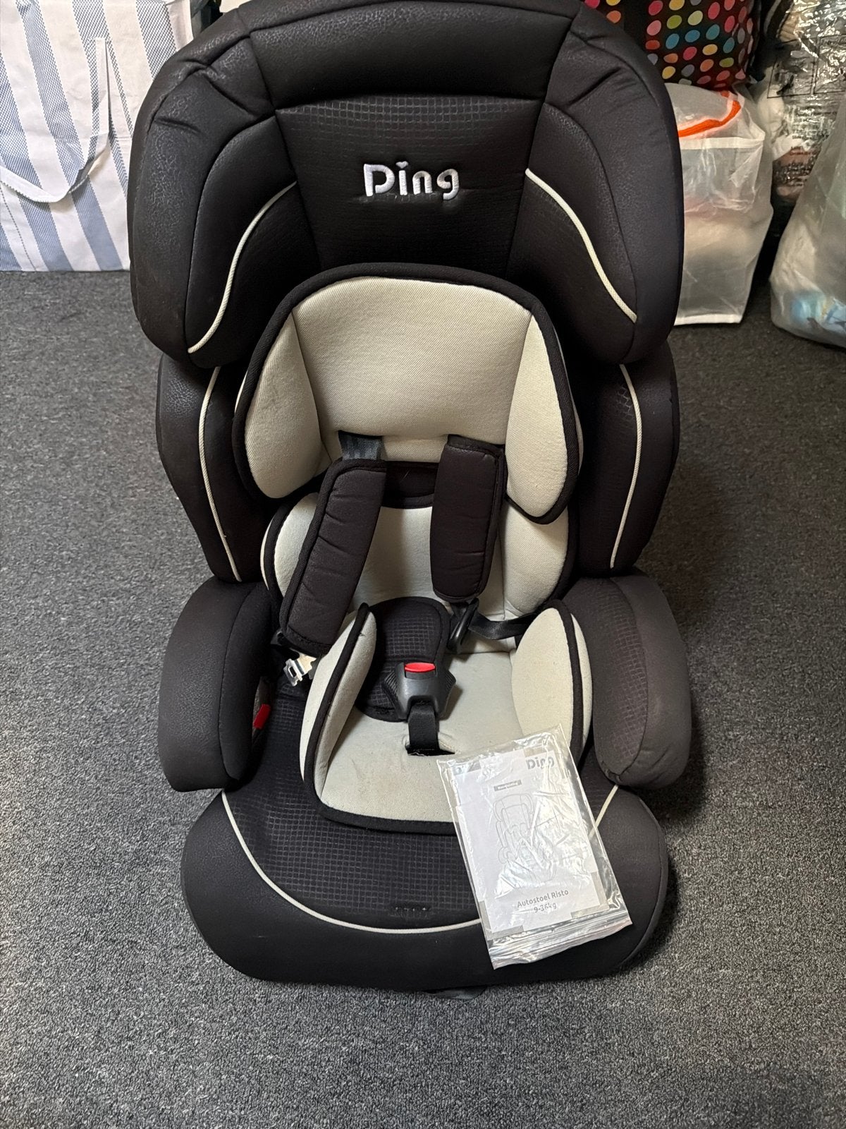 Ding Autostoel Risto 9-36kg - Zwart/Grijs, Autogordel, Zo goed als nieuw, 9 t/m 36 kg, Ophalen
