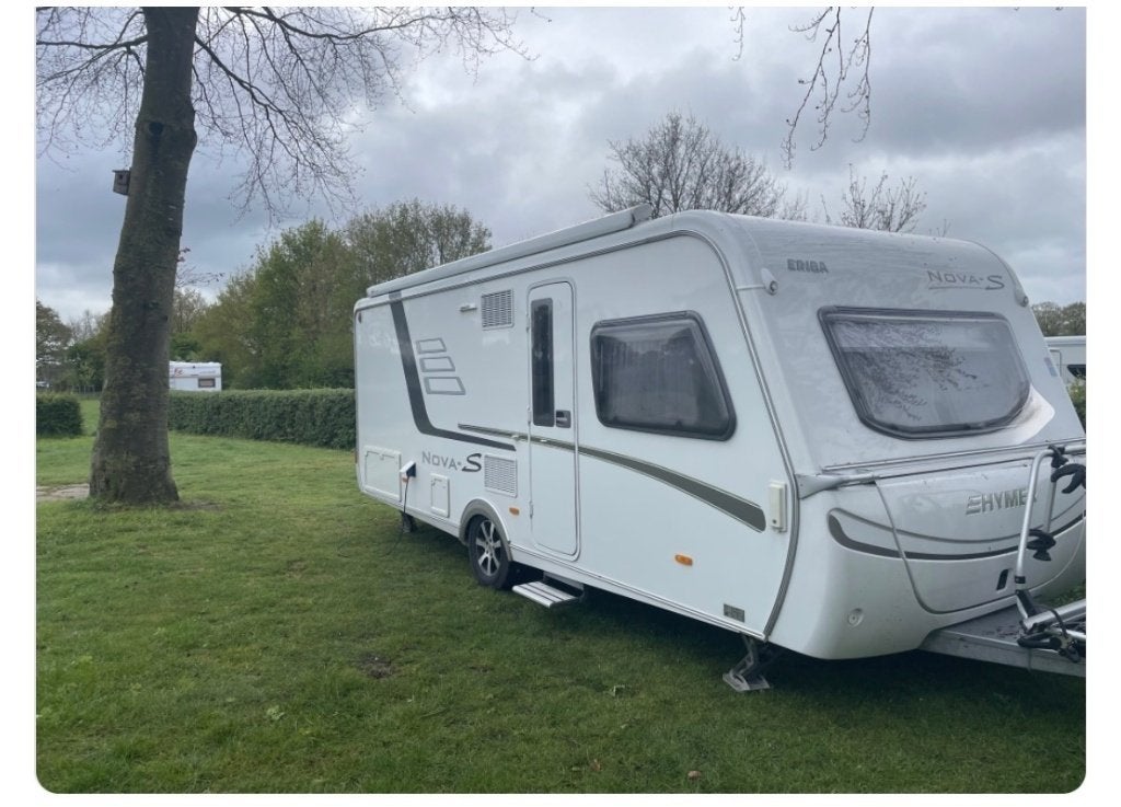 Zeer complete en luxe Eriba Nova S 590 Hymer, Caravans en Kamperen, Caravans, Rondzit, Dwarsbed, Particulier, Eriba