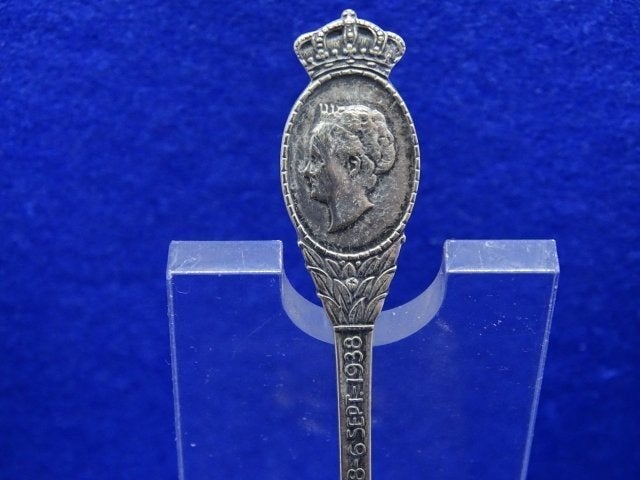 Lepeltje: Wilhelmina 1998-1938, Verzenden