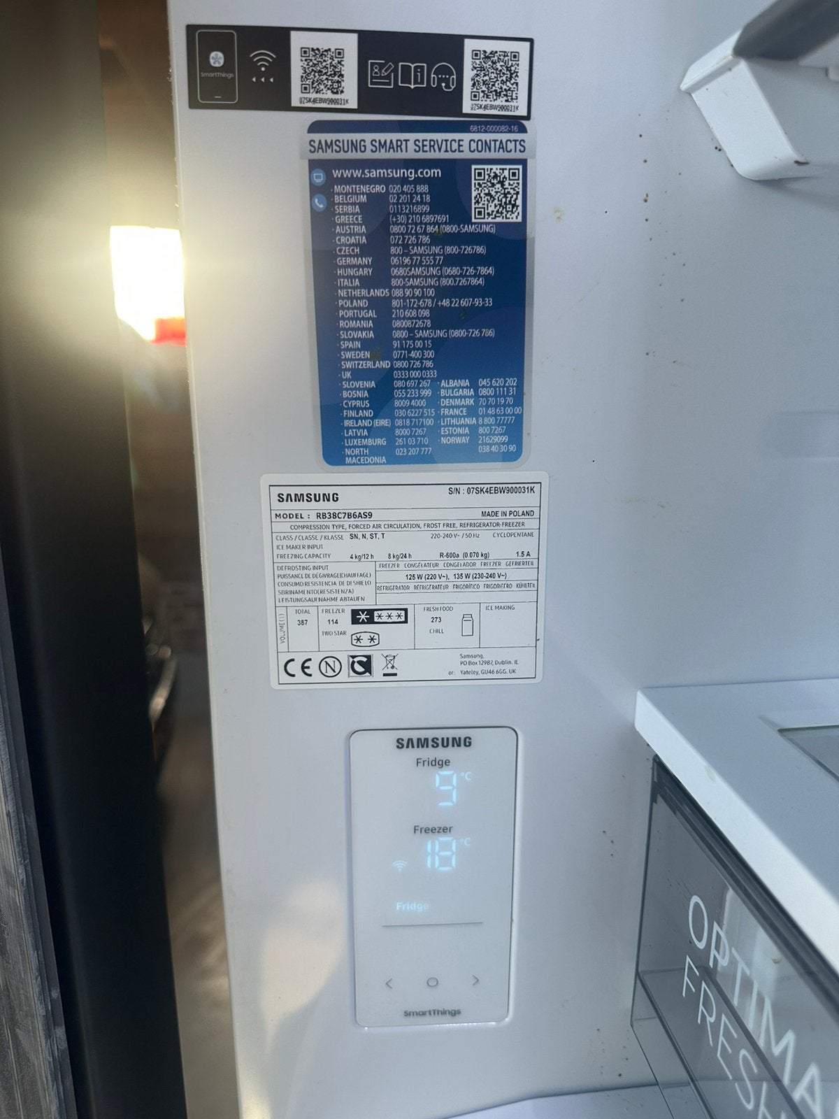 Foto 5 van Vrijwel nieuwe Samsung koel-vriescombinatie 387L SmartThings
