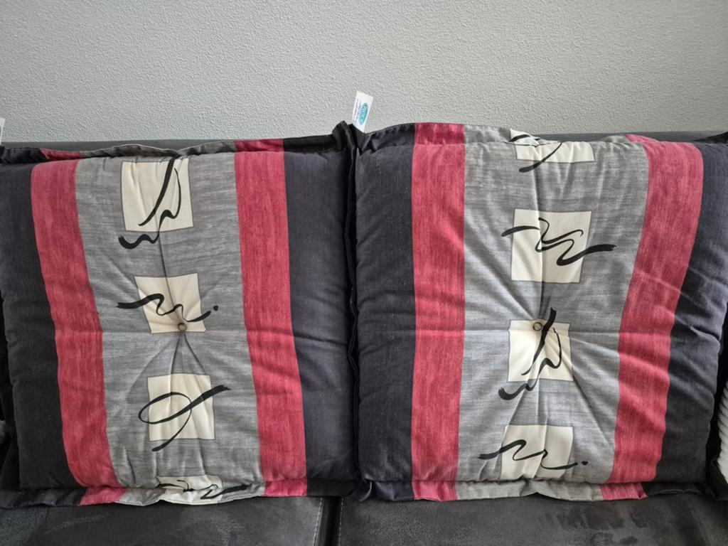 2 Tuinkussens met modern design, Ophalen of Verzenden, Gebruikt