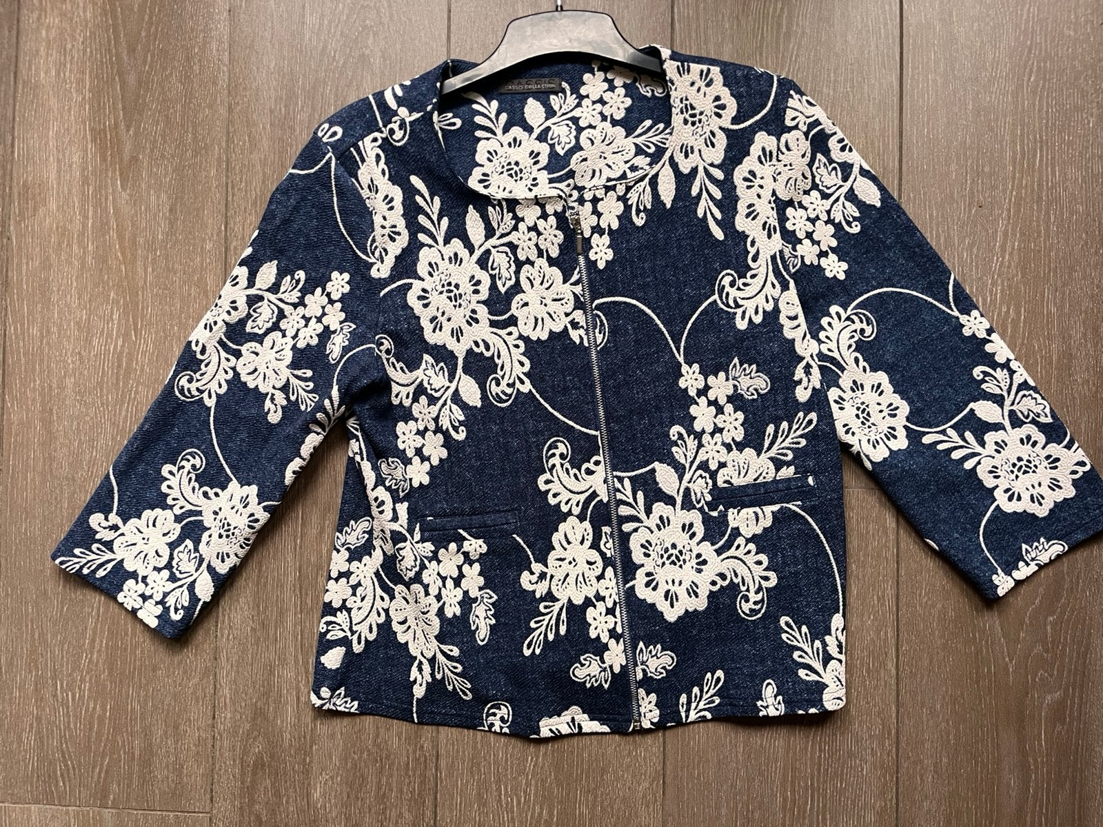 Sierlijk dames zomerjasje/ colbert witte bloemen maat 42, Ophalen of Verzenden, Gedragen, Maat 42/44 (L), Blauw