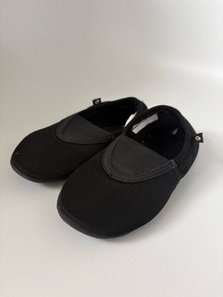 turnschoenen (of balletschoenen) mesh zwart mt 32, Sport en Fitness, Ophalen, Zwart, Maat 36 t/m 42, Zo goed als nieuw