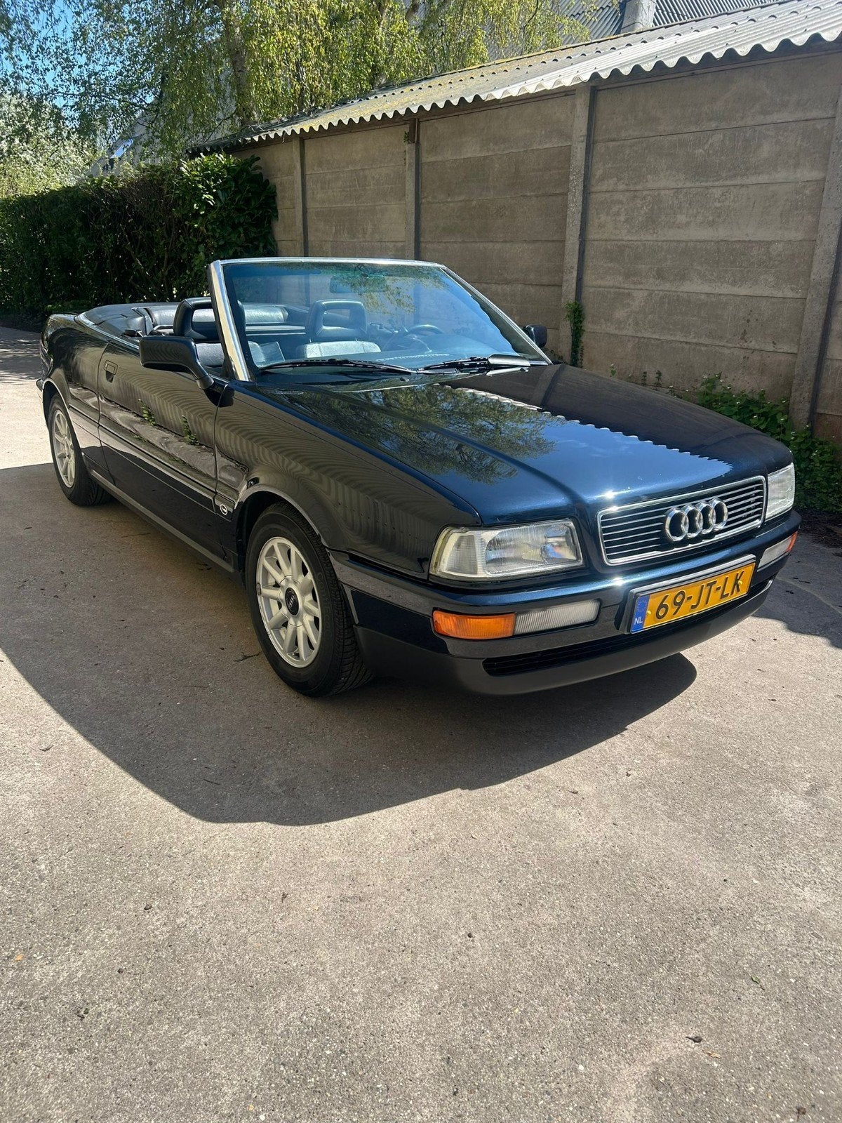 Audi Cabrio 2.3 1992 zeer netjes, Auto's, Audi, Particulier, Cabrio, Lederen bekleding, Lichtmetalen velgen, Metallic lak, Mistlampen