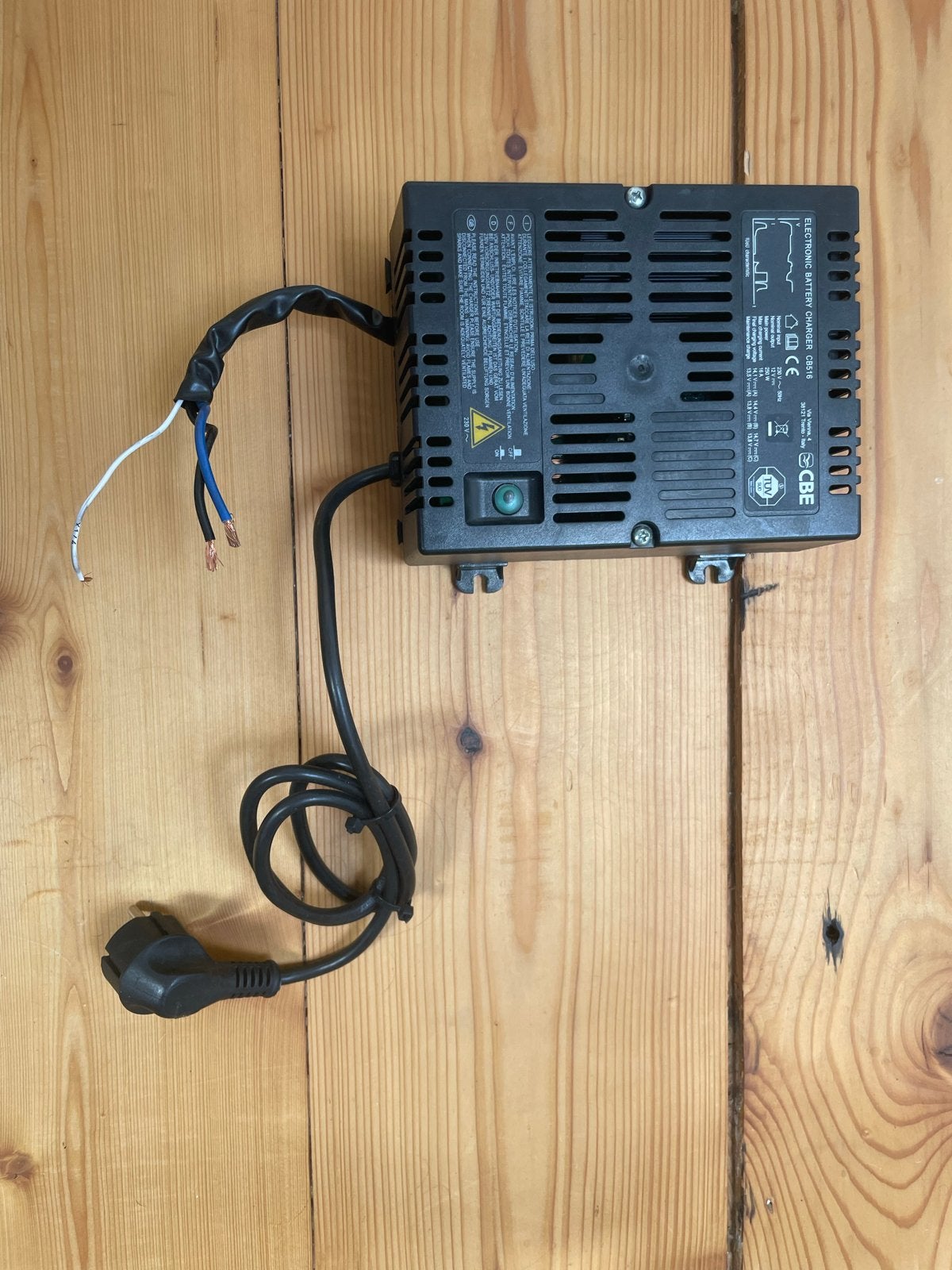 CBE CB516 Elektronische Acculader 12V 16A, Ophalen of Verzenden, Gebruikt