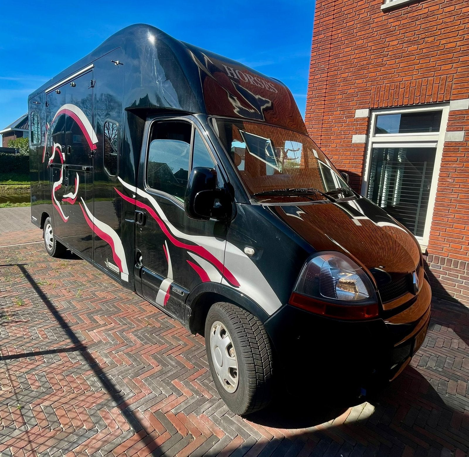 Renault Master Paardenwagen Nieuwe APK bij aflevering., Ophalen, Zo goed als nieuw, Aluminium, 2-paards trailer