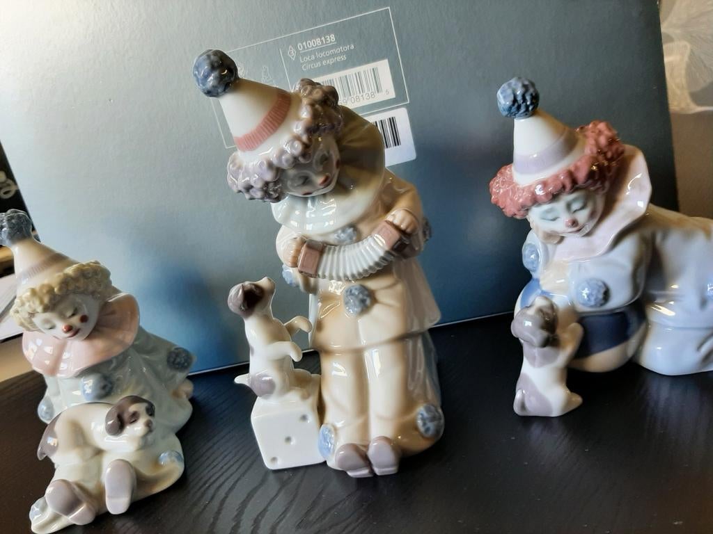 Lladro clowns, Ophalen