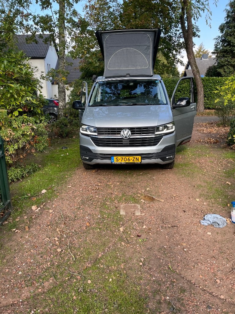 VW California T6.1 2.0 TDI E6 110KW AUT 2022 Grijs, Automaat, Elektrische ramen, Volkswagen, 7 tot 12 maanden geleden