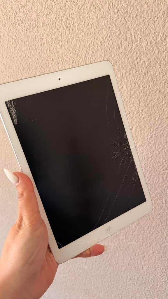 iPad Air 32GB Grijs – Goed werkend – Scherm gebarsten, Computers en Software, Apple iPads, 32 GB, Apple iPad Air, Zo goed als nieuw