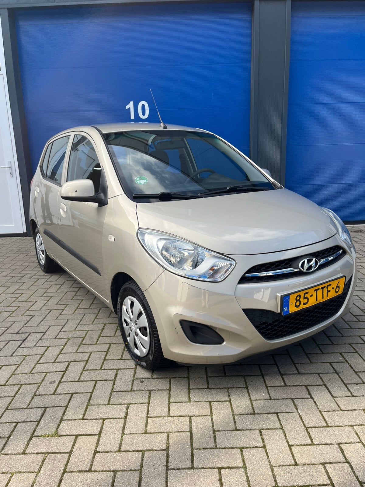 Hyundai i10 1.1 I 5DR 2012 NIEUWE APK!!, Auto's, 4 cilinders, 400 kg, Beige, Origineel Nederlands