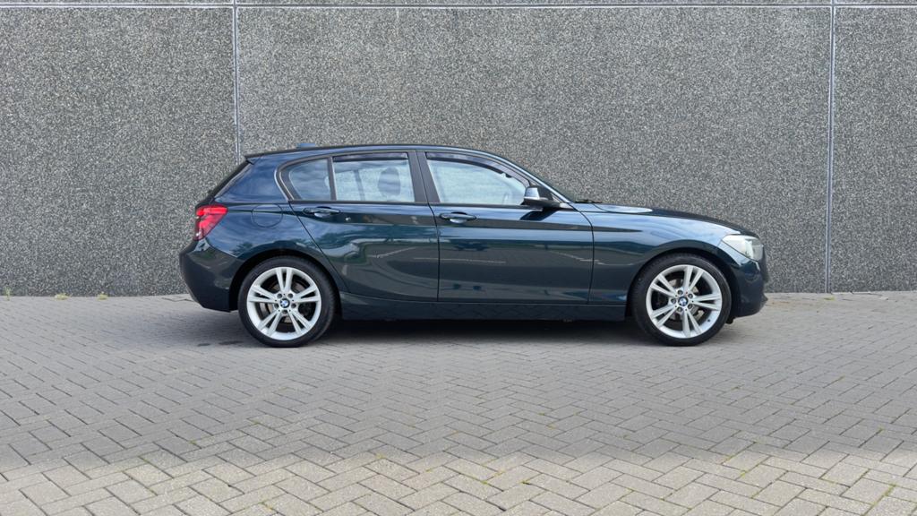 BMW 1-Serie F20 116I  5DR 2012, 1-Serie, Euro 5, Achterwielaandrijving, Zwart
