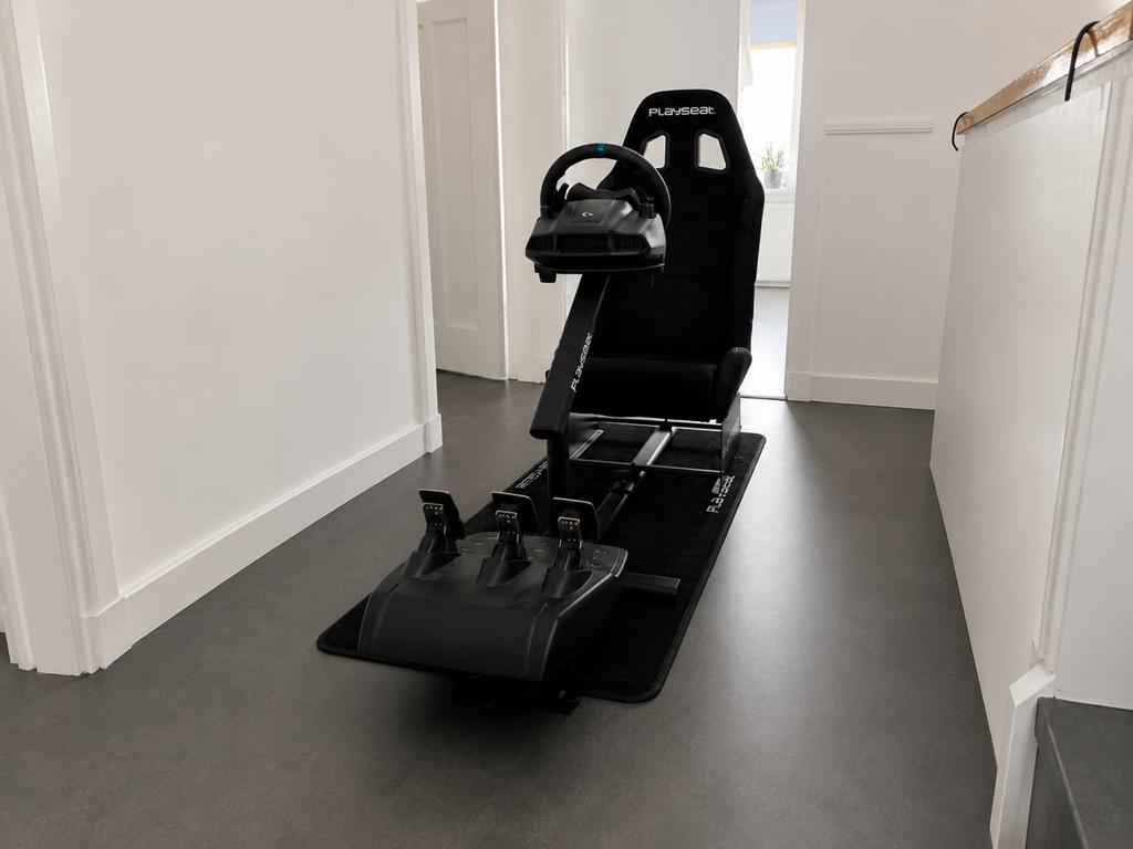 Playseat Evolution Alcantara met Logitech G923 set PS5 PC, Ophalen, Overige merken, Playseat, Zo goed als nieuw