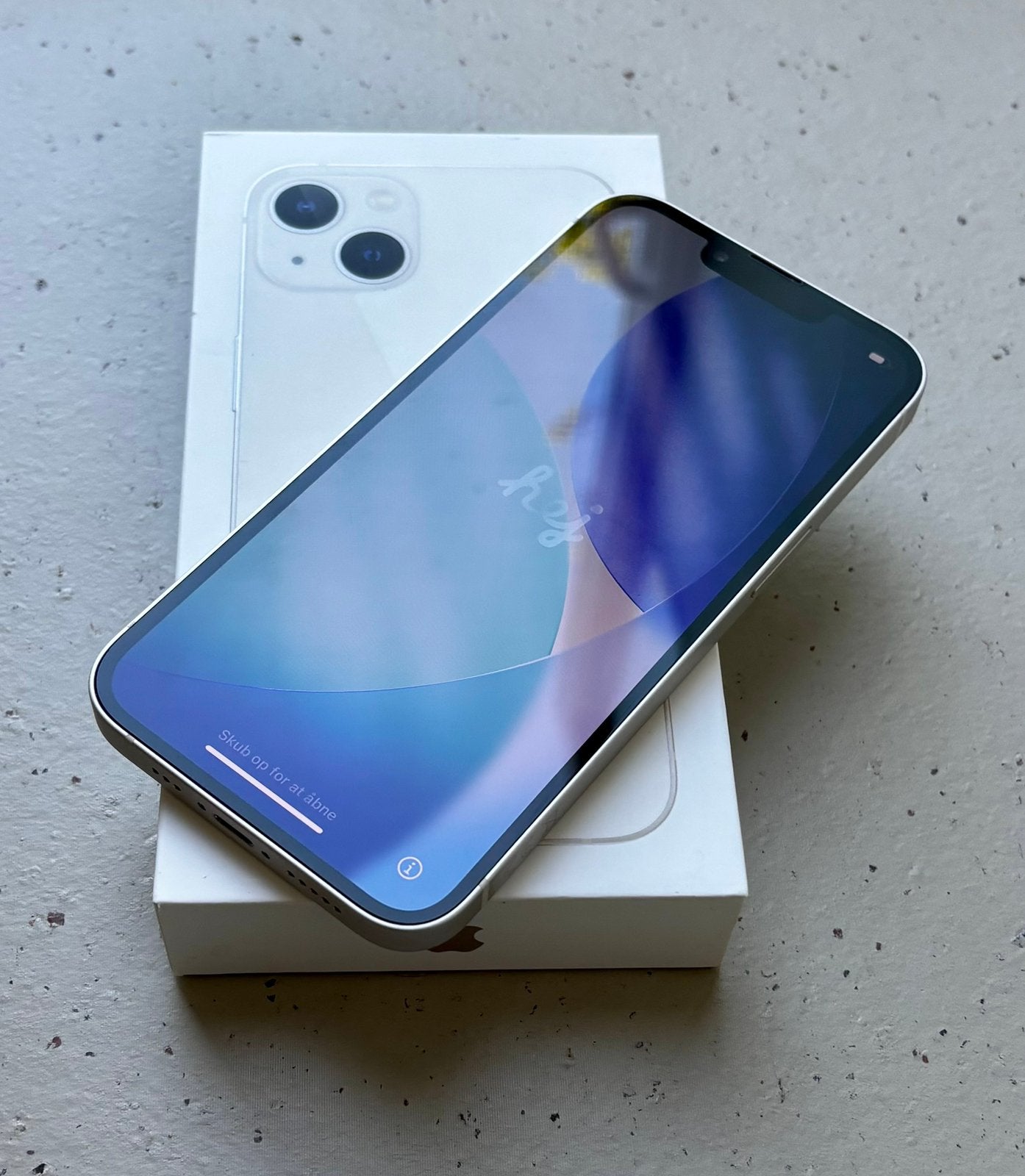 Iphone 13 in zeer opvallende nette conditie + extra accessoi, Telecommunicatie, Mobiele telefoons | Apple iPhone, Zo goed als nieuw