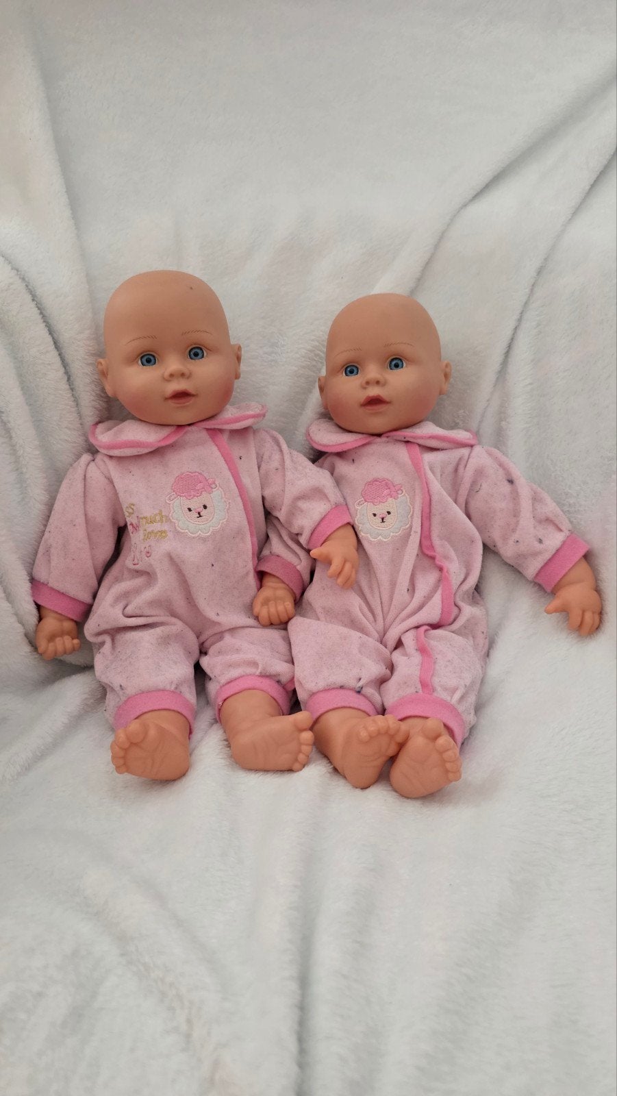 Tweeling baby poppen, Kinderen en Baby's, Speelgoed | Poppen, Ophalen, Zo goed als nieuw, Babypop