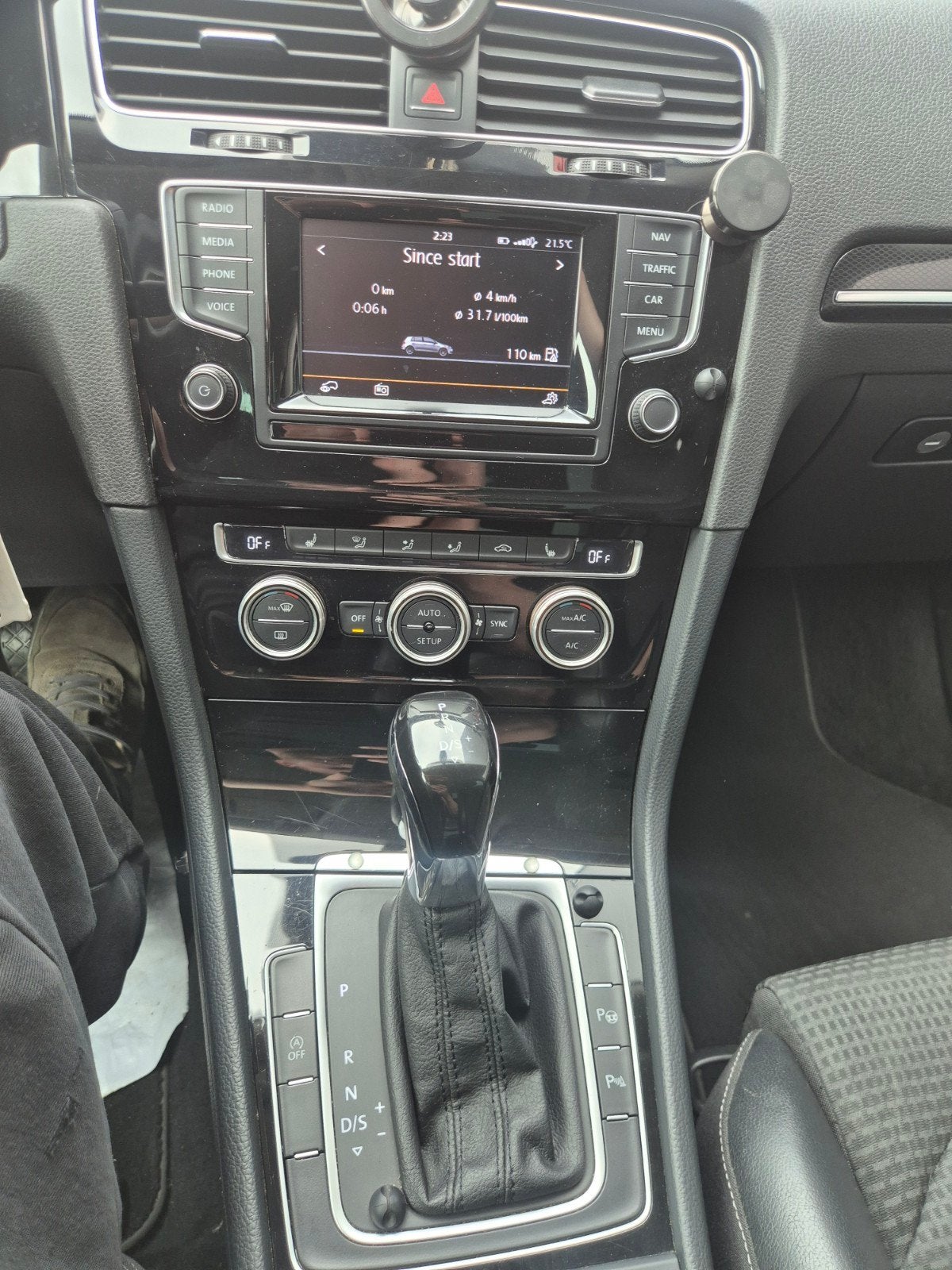 Foto 17 van Volkswagen Golf 1.2 TSI 77KW 5D DSG 2014 Zwart