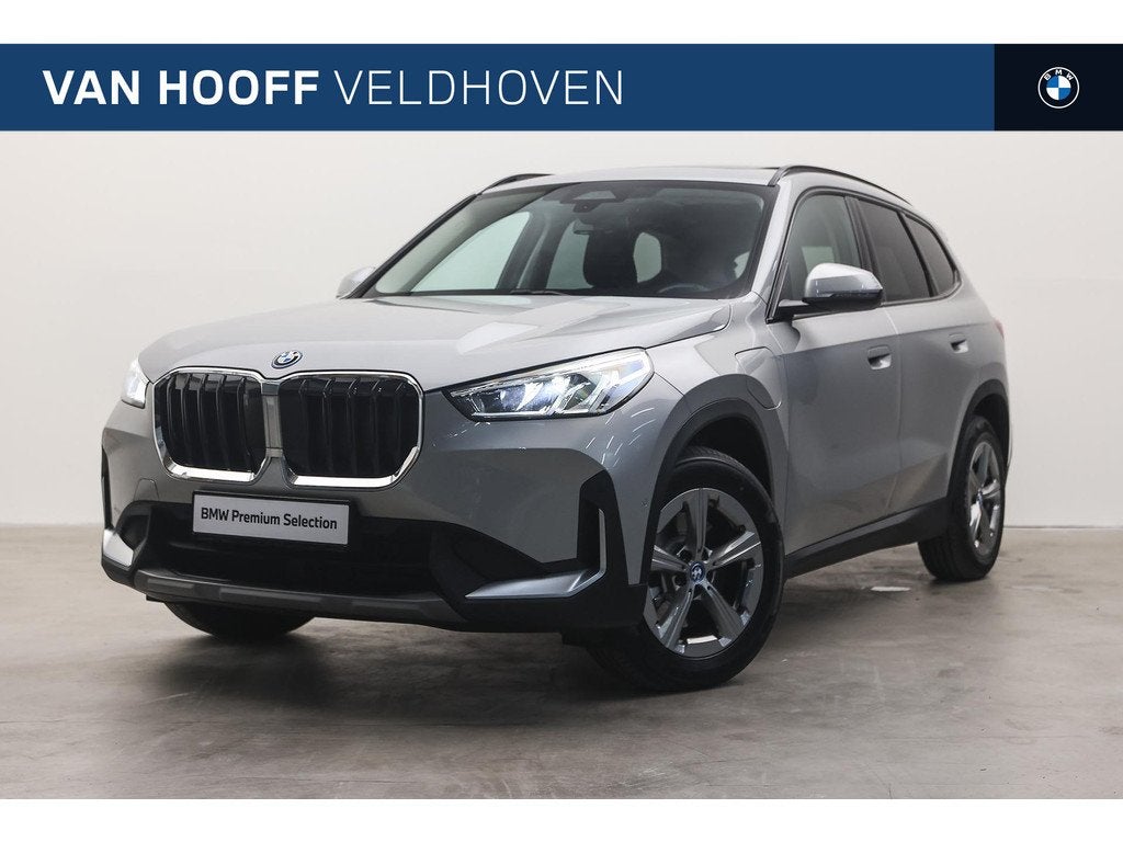 BMW X1 xDrive25e Automaat / Trekhaak / Panoramadak / Achteru, Auto's, Gebruikt, Met garantie (alle), Hybride Elektrisch/Benzine