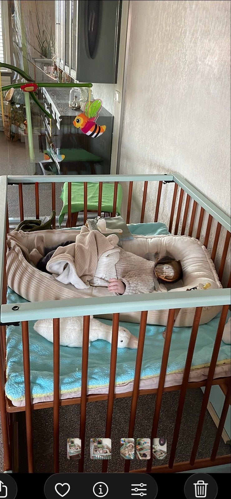 Gerestylde box in mintgroen met badstoffen boxkleed, Kinderen en Baby's, Boxen, Gebruikt, Rechthoekig, In hoogte verstelbaar, Boxkleed