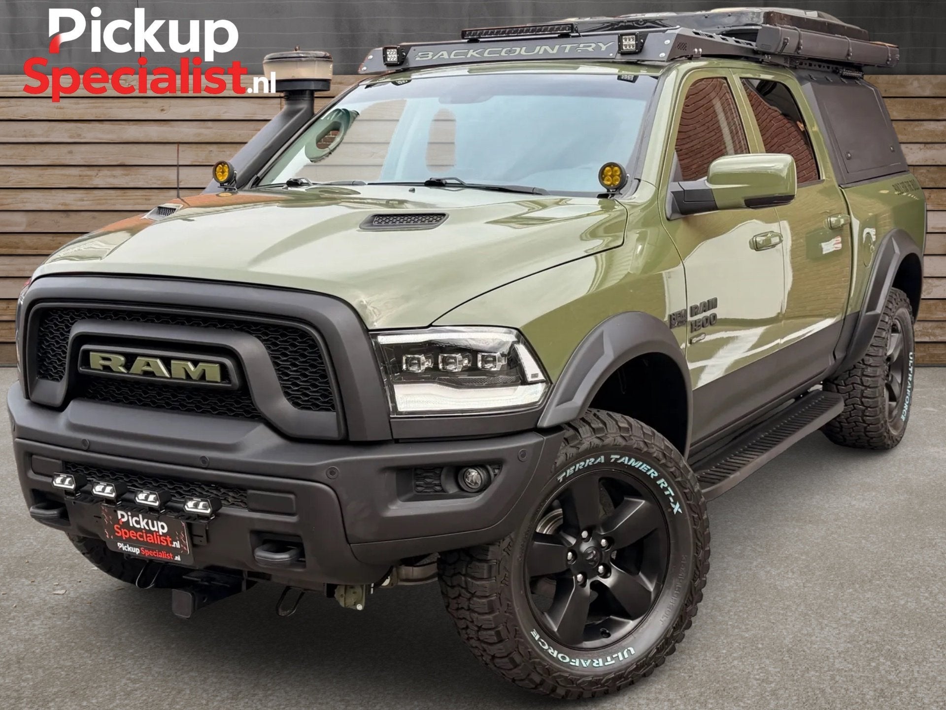 Dodge Ram 1500 5.7 V8 4x4 Crew Cab 6'4 , BACKCOUNTRY , NIEUW, Auto's, Automaat, Dealer onderhouden, 5654 cc, Alcantara