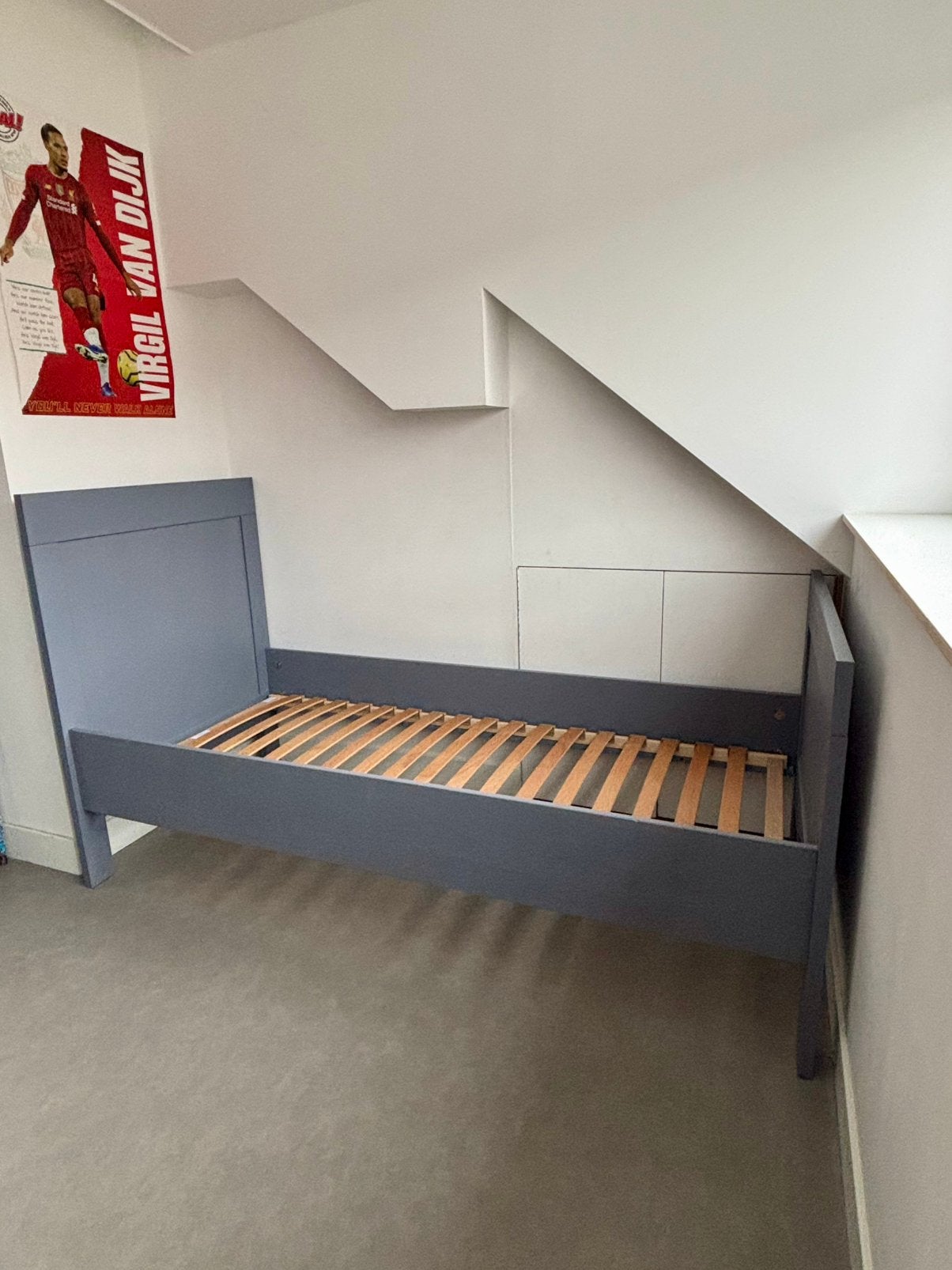 Eenpersoonsbed grijs – 90x200 cm – incl. lattenbodem, Ophalen, 90 cm, Eenpersoons, Zo goed als nieuw