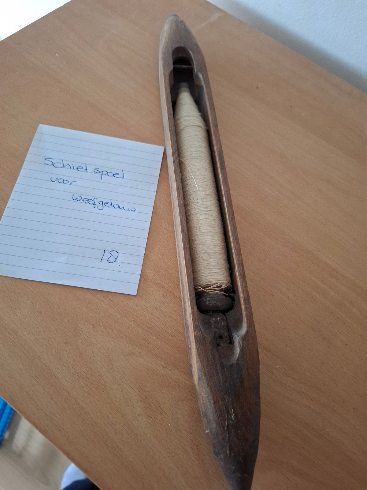 Vintage schietspoel voor weefgetouw met garen, Ophalen of Verzenden, Gebruikt