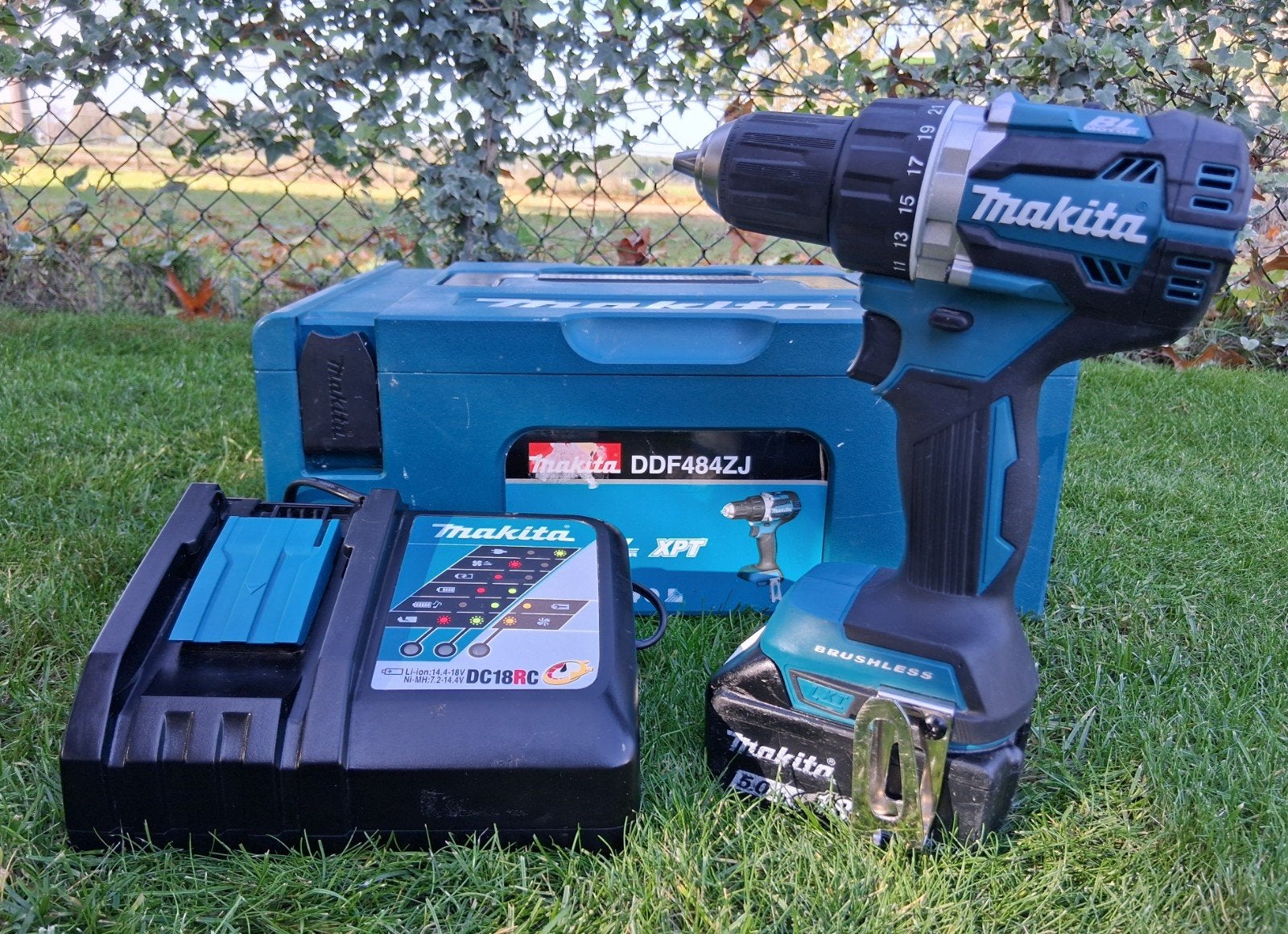 Makita DDF484ZJ 18V Brushless + 5Ah accu + lader + M-box, Ophalen of Verzenden, Boor- en Schroefmachine