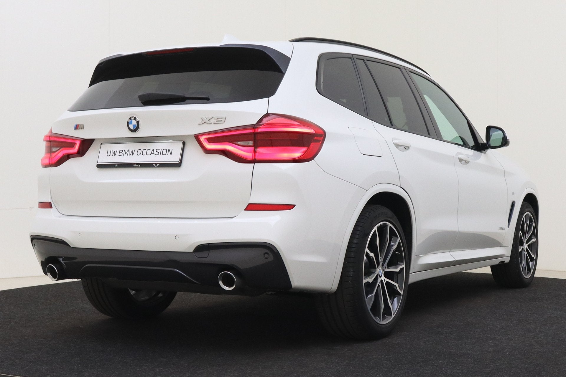 BMW X3 xDrive20i Executive M Sport Automaat / Panoramadak /, Auto's, BMW, Gebruikt, Leder en Stof, Wit, Bedrijf