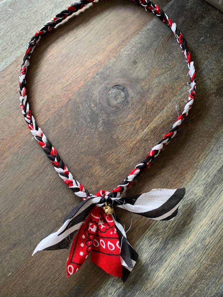 Bandana ketting zebra/rood, Sieraden, Tassen en Uiterlijk, Ophalen of Verzenden, Rood, Overige materialen