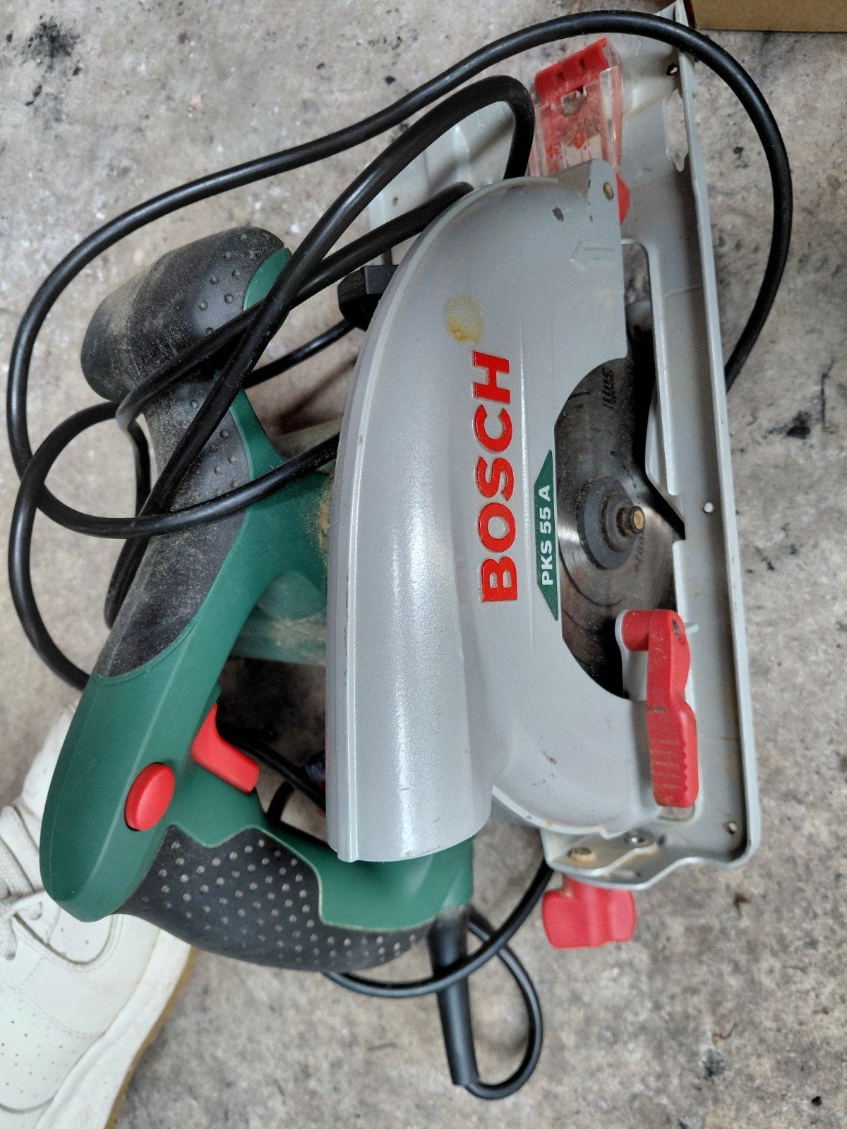Bosch PKS 55 A Cirkelzaag - Krachtig en Betrouwbaar, Gebruikt, Cirkelzaag, Ophalen of Verzenden, 30 tot 70 mm