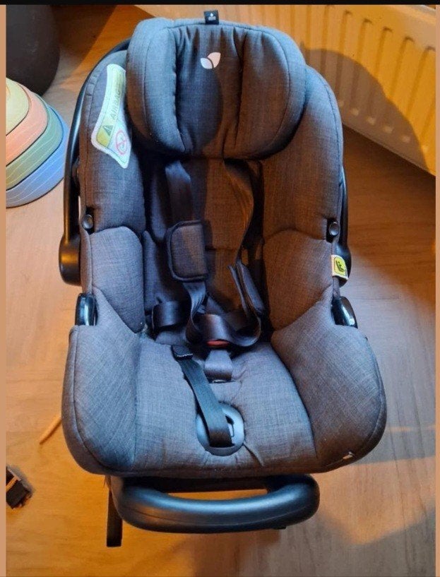 Joie Maxi-Cosi met Isofix base en adapters, Gebruikt, Isofix, 0 t/m 13 kg, Ophalen