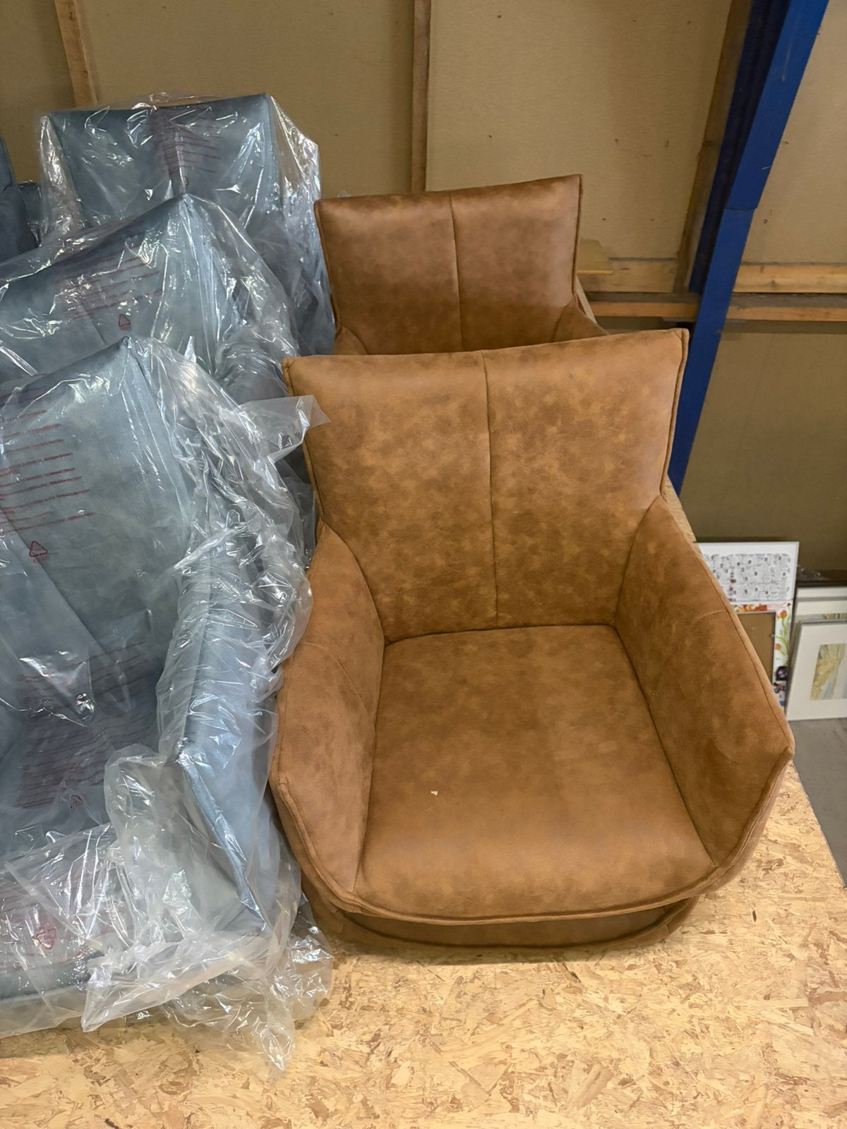 29 Nieuwe eetkamerstoelen zonder onderstel, Ophalen, ., Wit, .