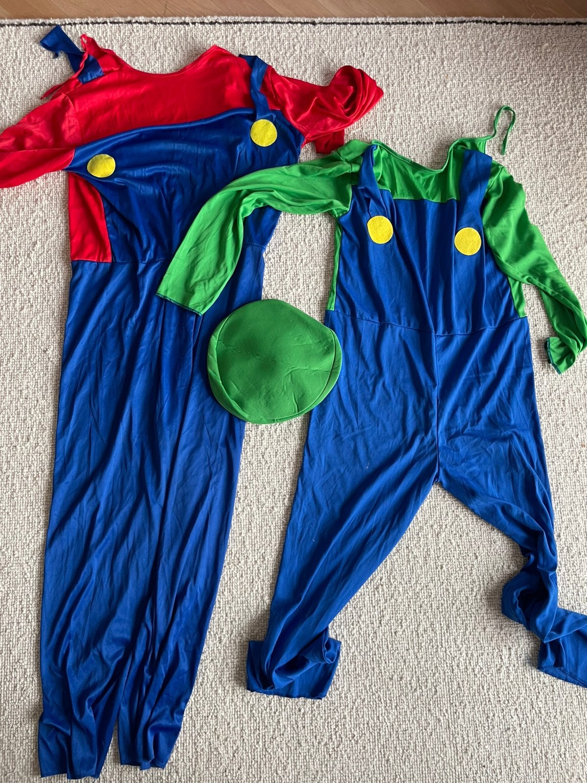 Mario & Luigi Kostuums - Perfect voor Carnaval/Feest, Ophalen, Gebruikt, Pak of Jurk