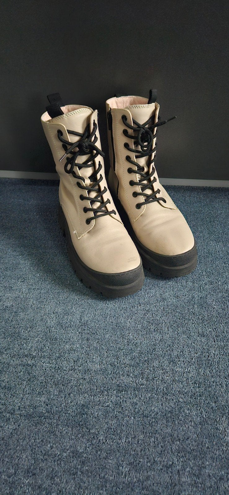 halfhoge licht beige laaarsjes maat 37, Meisje, Gabor, Ophalen of Verzenden, Laarzen