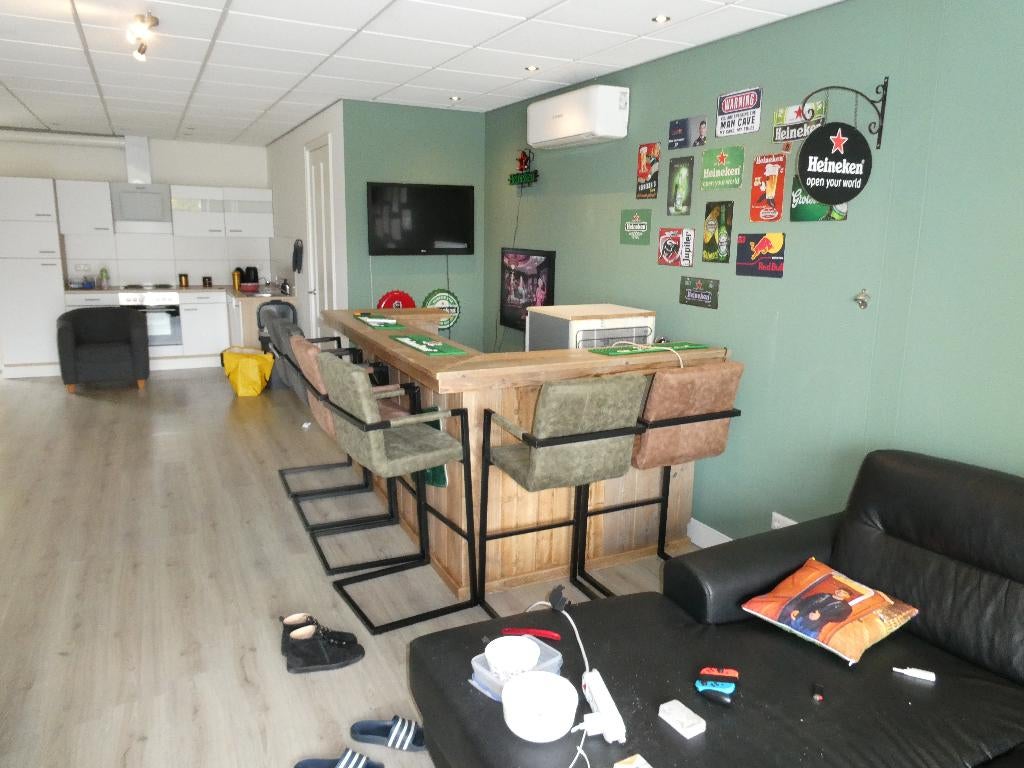 Mancave inrichting compleet exclusief bier., Ophalen of Verzenden, Zo goed als nieuw, Inclusief barstoelen