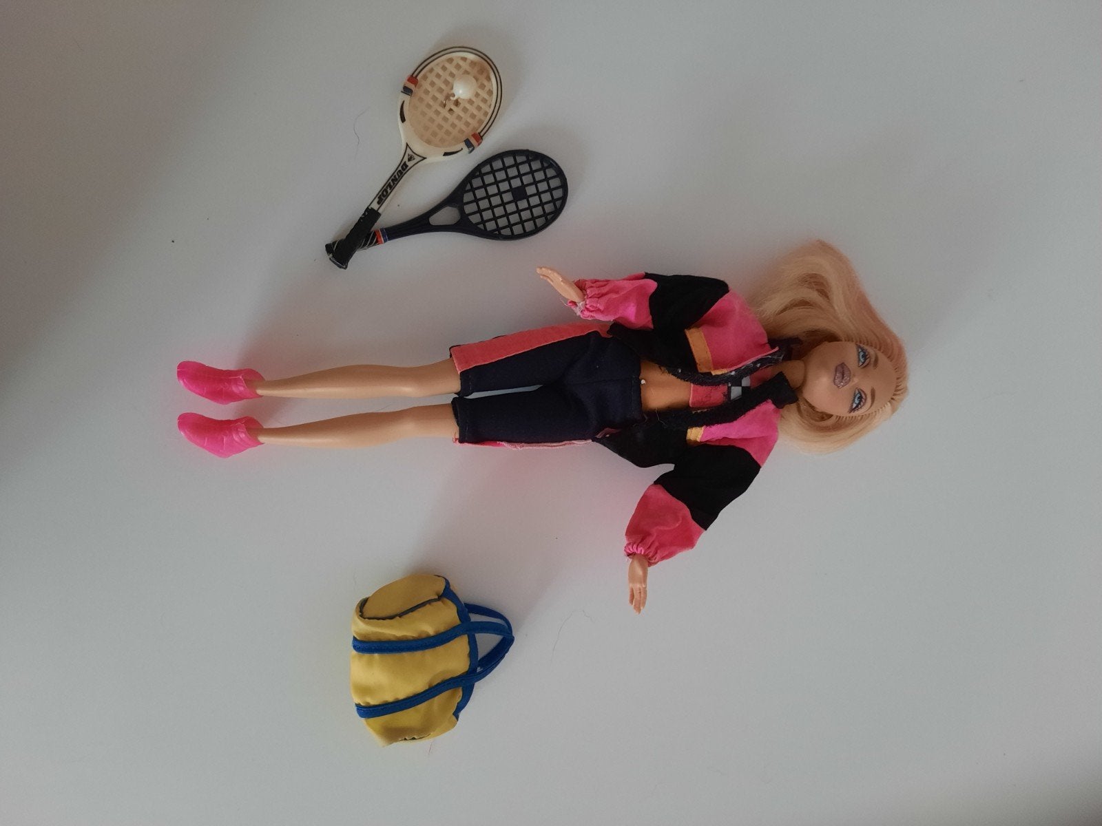 Barbie met tennisrackets en sporttas, Ophalen, Gebruikt, Barbie