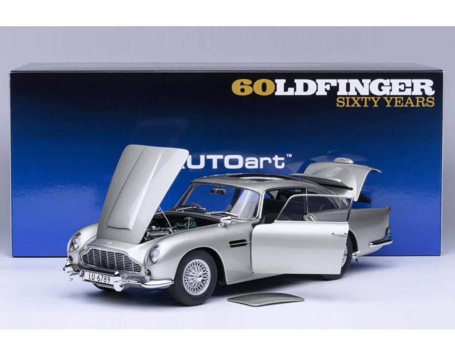 1:18 Autoart Aston Martin DB5 "Goldfinger" (with Weapons), Hobby en Vrije tijd, Modelauto's | 1:18, Ophalen of Verzenden, Nieuw