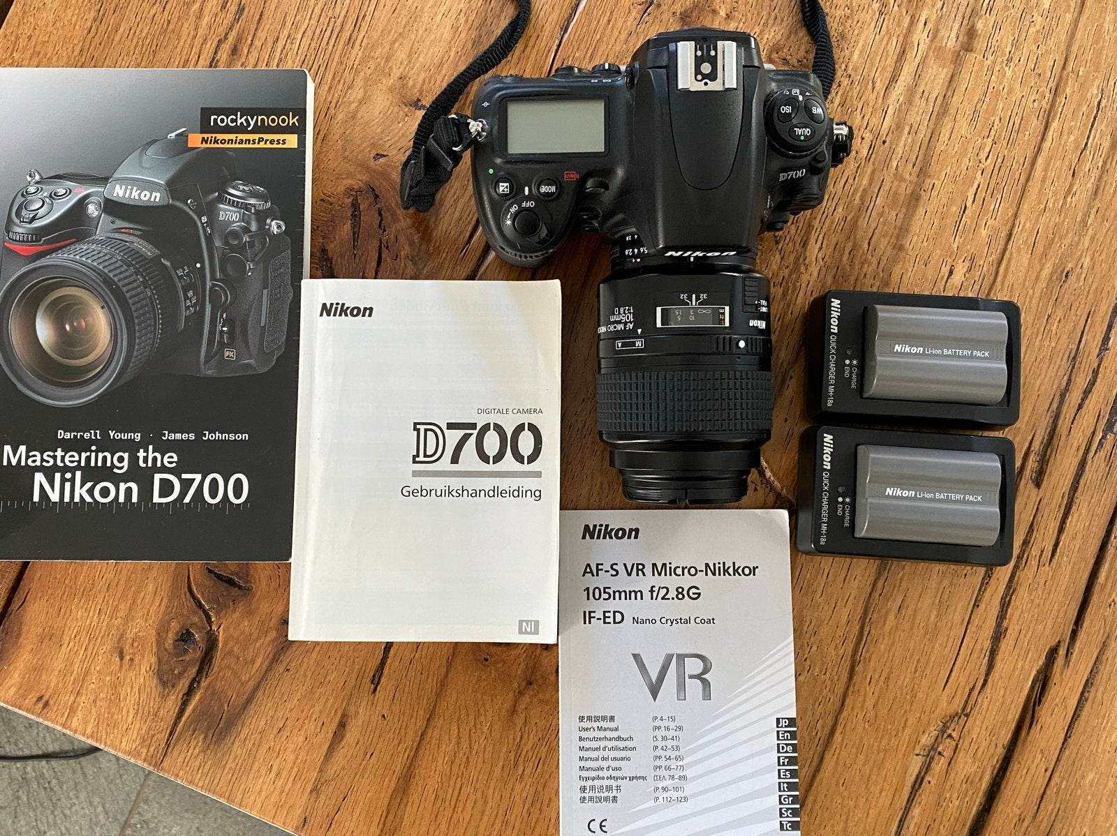 Nikon D700 DSLR met AF Micro Nikkor 105mm f/2.8D lens, Audio, Tv en Foto, Ophalen, Gebruikt, Spiegelreflex, Accu