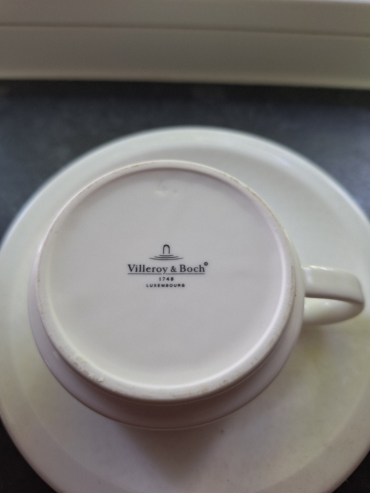 8 witte kopjes en schotels van Villeroy & Boch, Ophalen of Verzenden