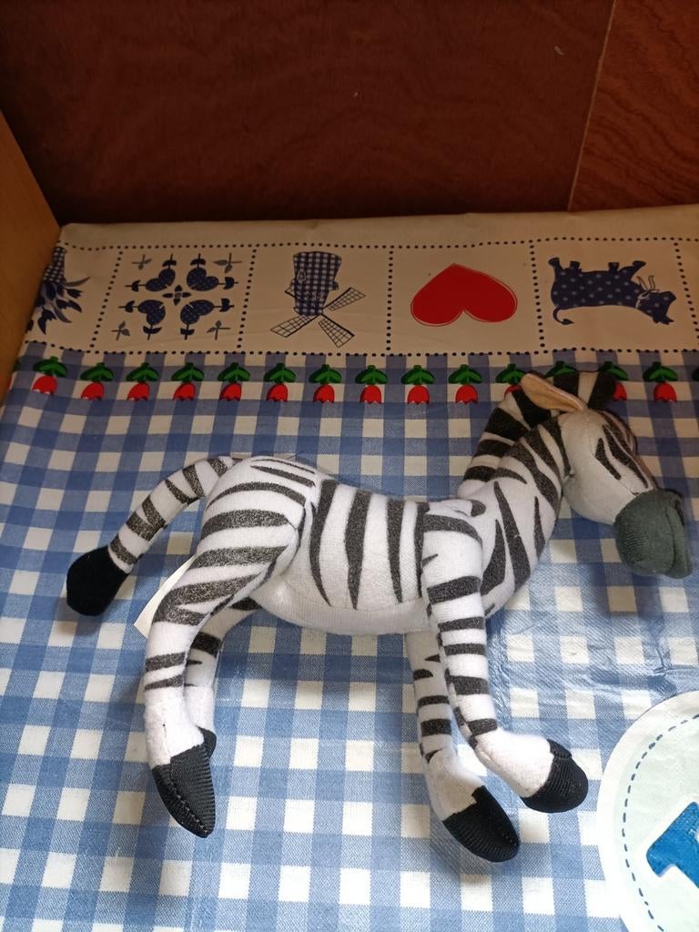 Madagascar zebra knuffel 26 cm groot, Kinderen en Baby's, Speelgoed | Knuffels en Pluche, Ophalen of Verzenden, Zo goed als nieuw