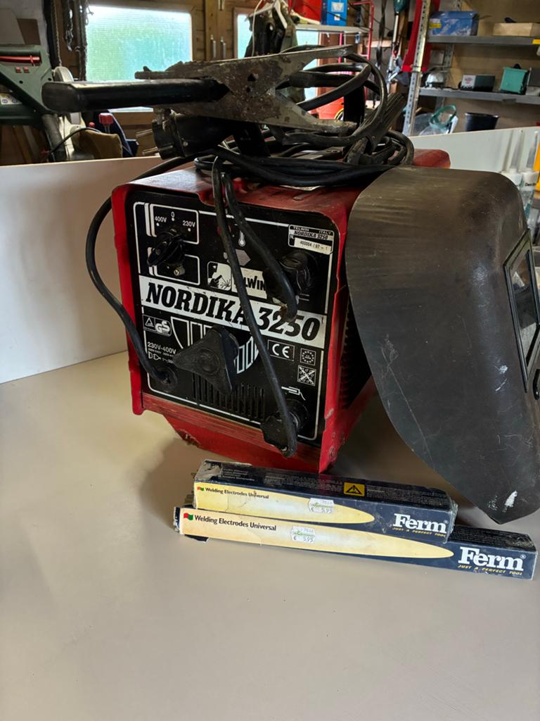 Telwin Nordika 3250 Lasapparaat met toebehoren, Ophalen, Gebruikt, 150 tot 250 ampère, Elektroden