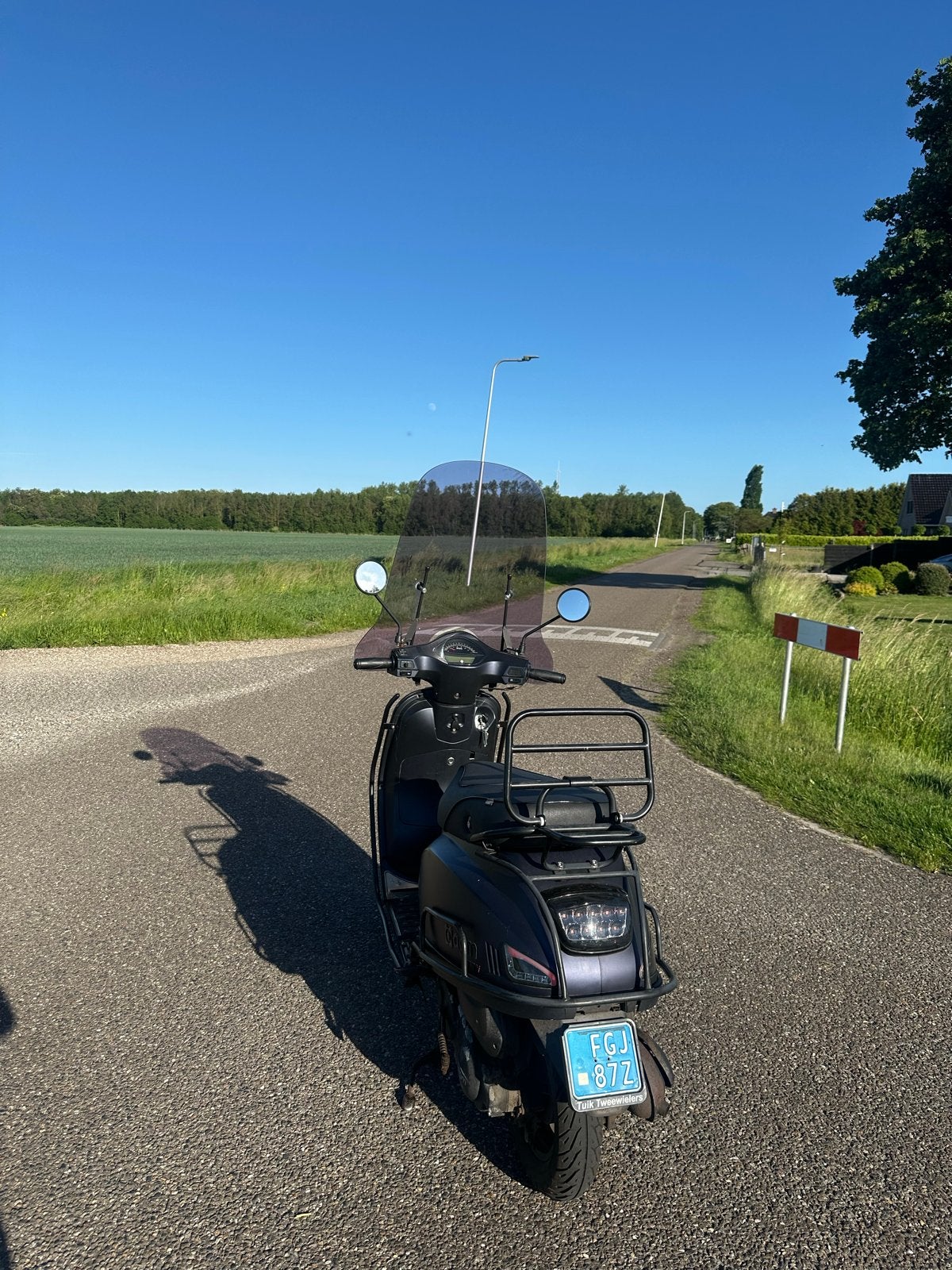 Nette scooter te koop - Ideaal voor woon-werkverkeer, Fietsen en Brommers, Ophalen, Zo goed als nieuw, Benzine, 50 cc