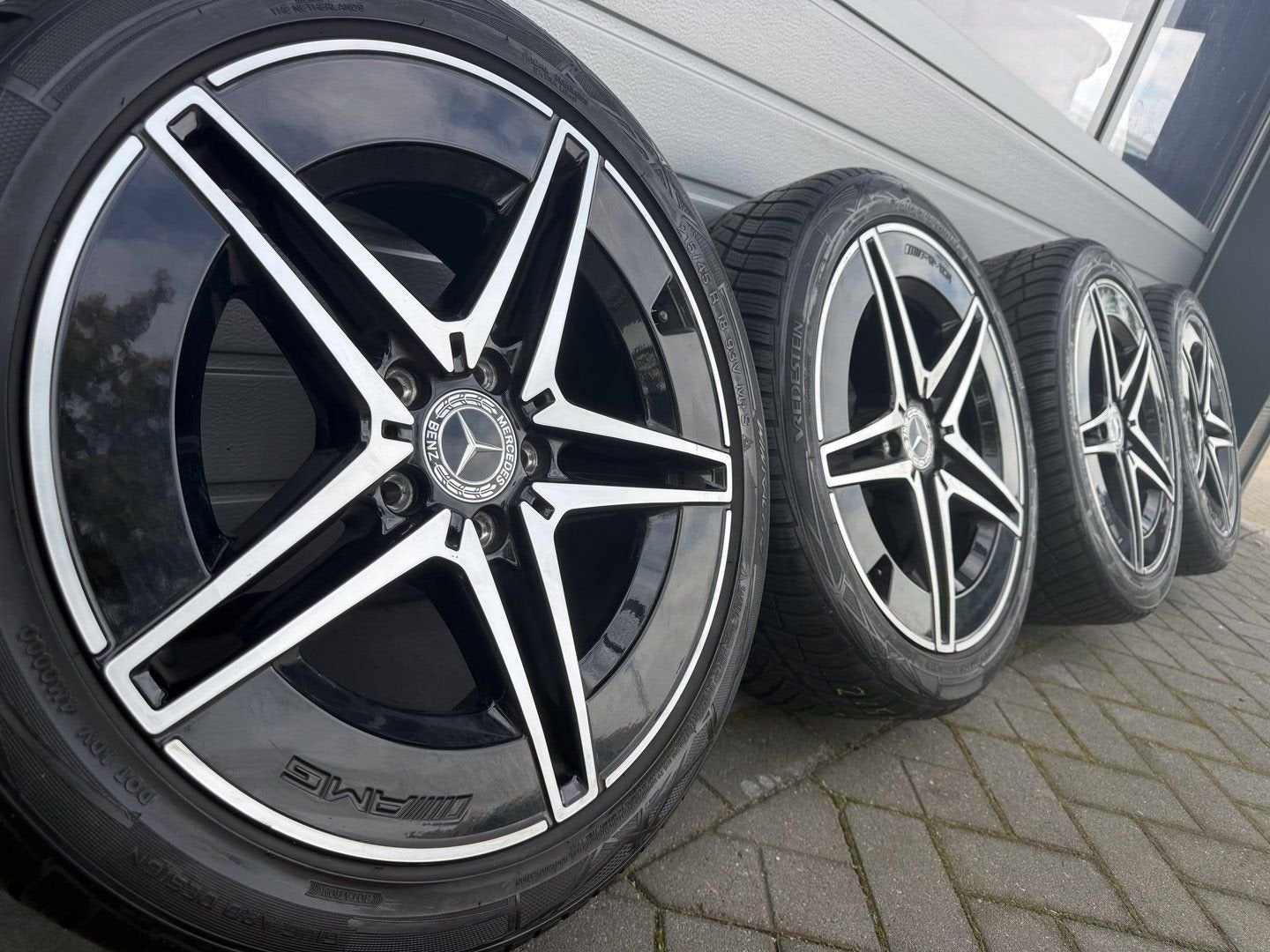 18" Mercedes C300E DE S206 W206 W205 AMG velgen winterbanden, 18 inch, Gebruikt, 255 mm, -