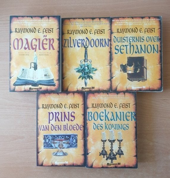 Raymond E. Feist - De Oorlog van de Grote Scheuring, Verzenden, Gelezen, Raymond E. Feist