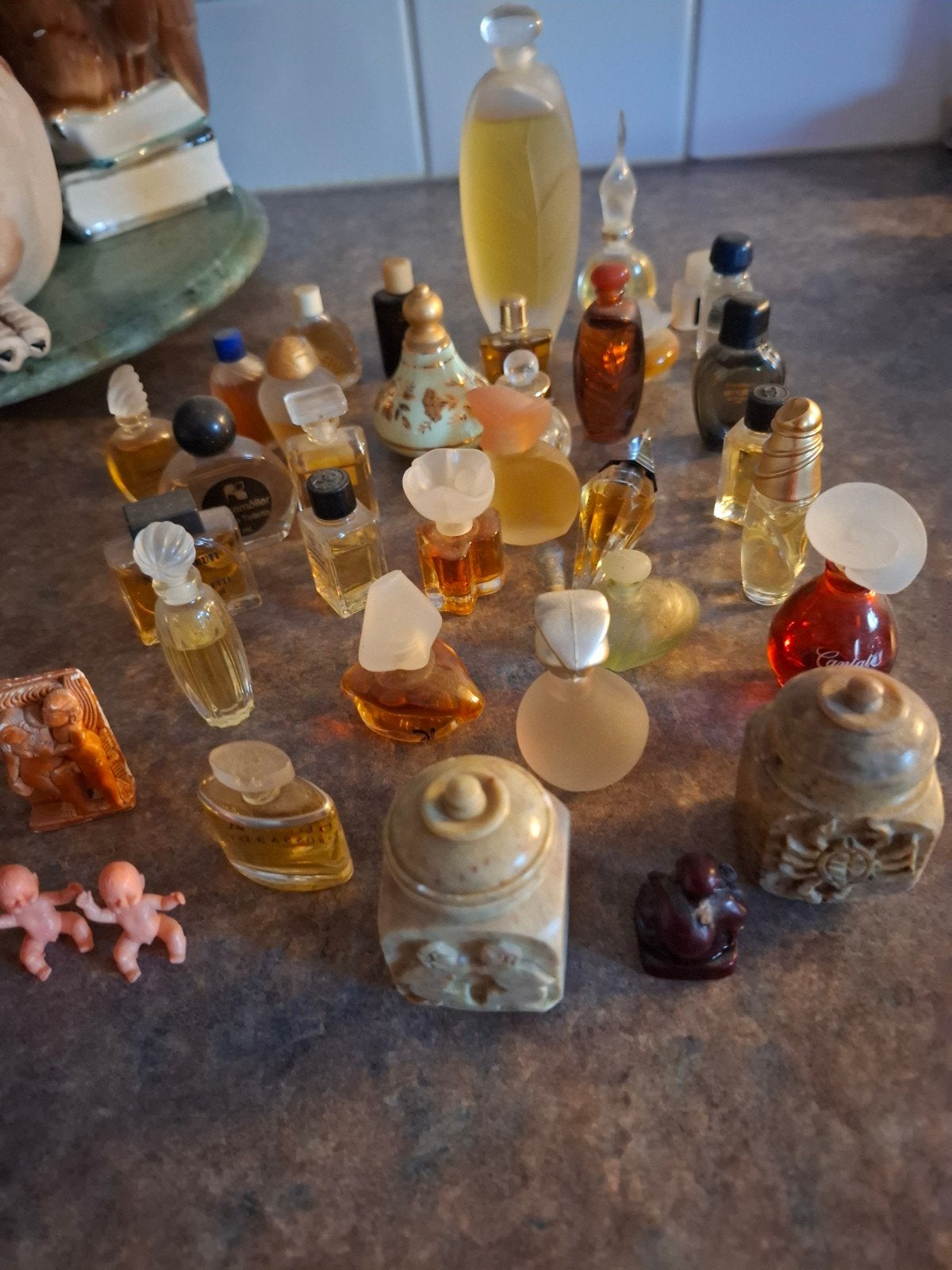 mini Parfumflesjes met kastje, Ophalen of Verzenden, Miniatuur