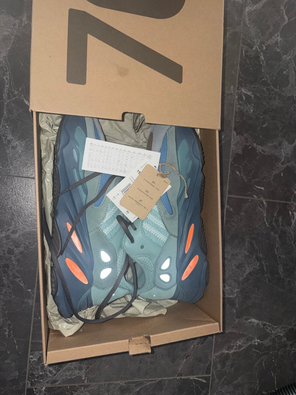 Yeezy Boost 700 Faded Azure - Maat 43 1/3, Kleding | Heren, Schoenen, Overige kleuren, Ophalen of Verzenden, Sneakers of Gympen