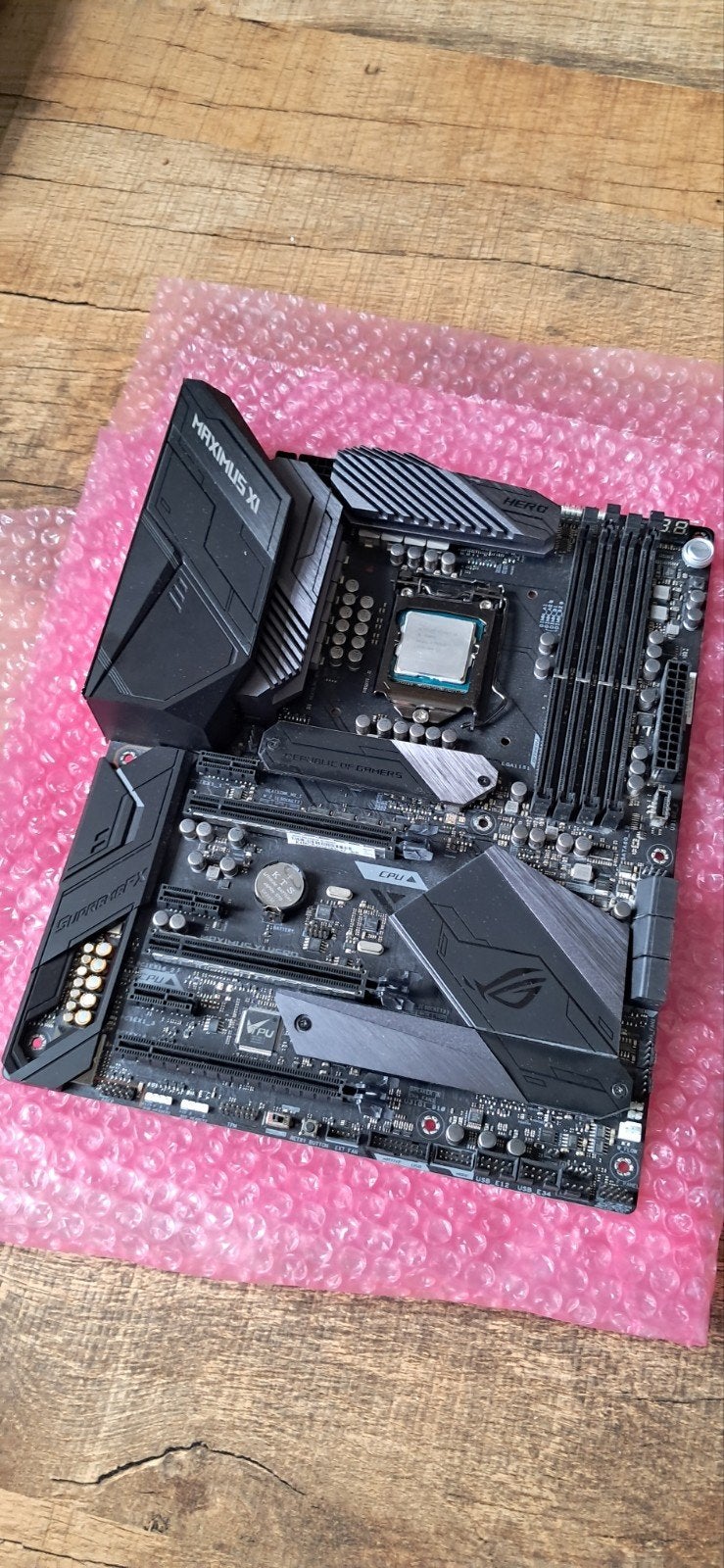 ASUS ROG Maximus XI Hero Z390 Moederbord I5 9600K, Computers en Software, Moederborden, Gebruikt, LGA 1151, DDR4, Ophalen of Verzenden