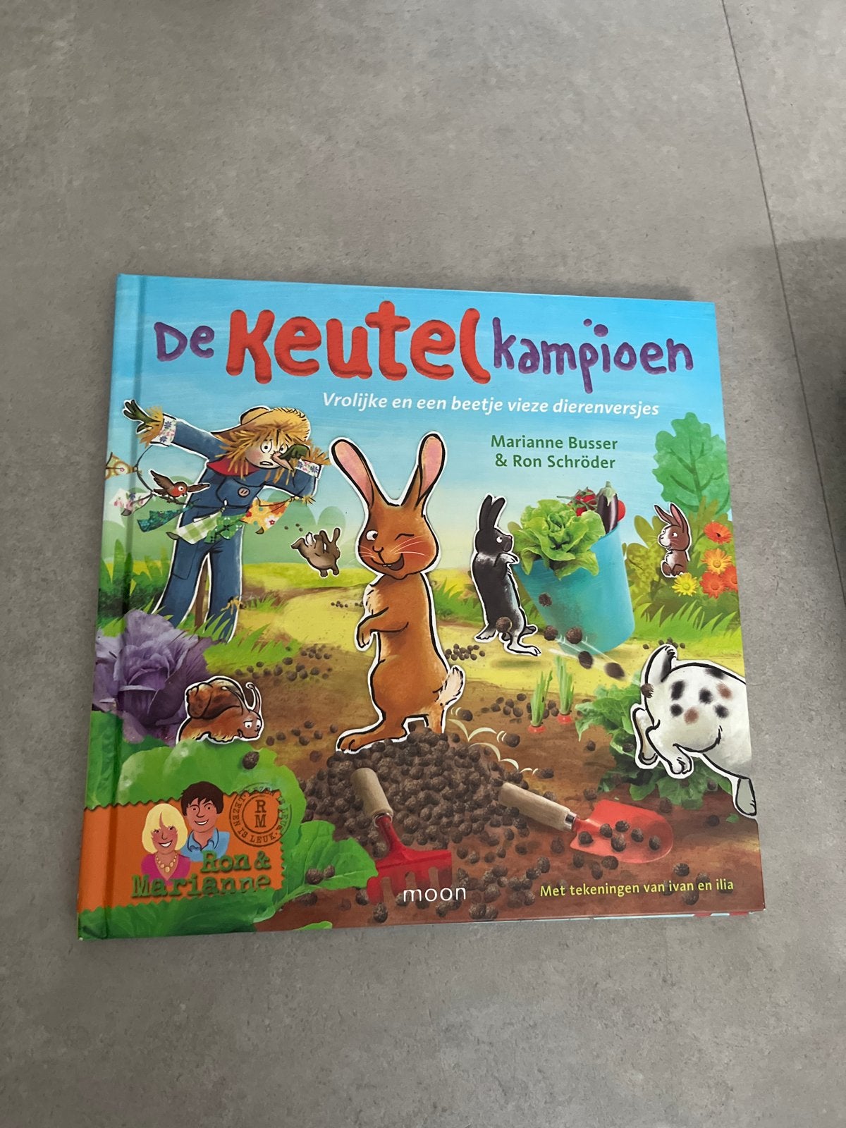 De Keutelkampioen: Vrolijke en vieze dierenversjes, Ophalen of Verzenden, Zo goed als nieuw, 2 tot 3 jaar