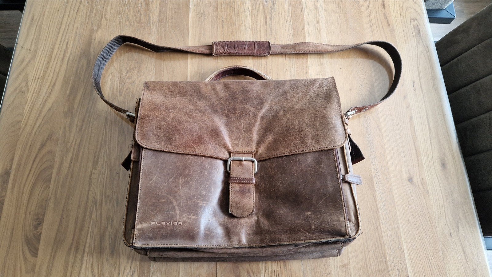 Plevier lederen laptoptas., Computers en Software, Laptoptassen, Ophalen of Verzenden, 15 inch, Gebruikt, Aktetas