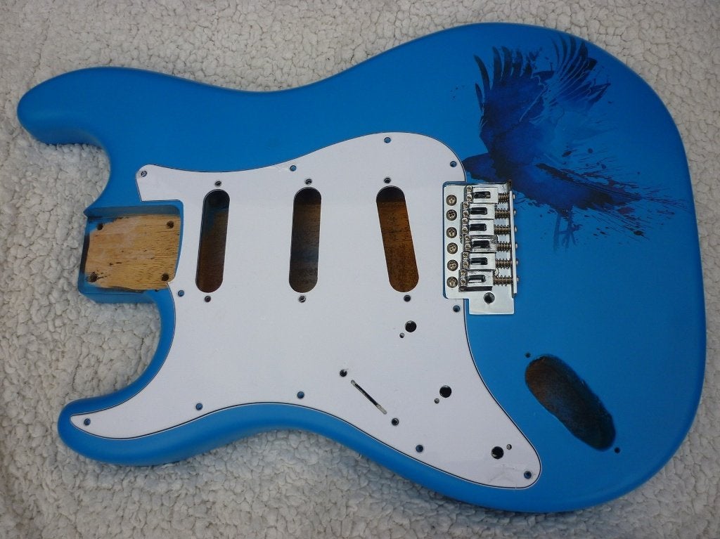 Stratocasterbody (linkshandig) blauw met afbeelding vogel, Muziek en Instrumenten, Ophalen of Verzenden, Zo goed als nieuw, Elektrische gitaar