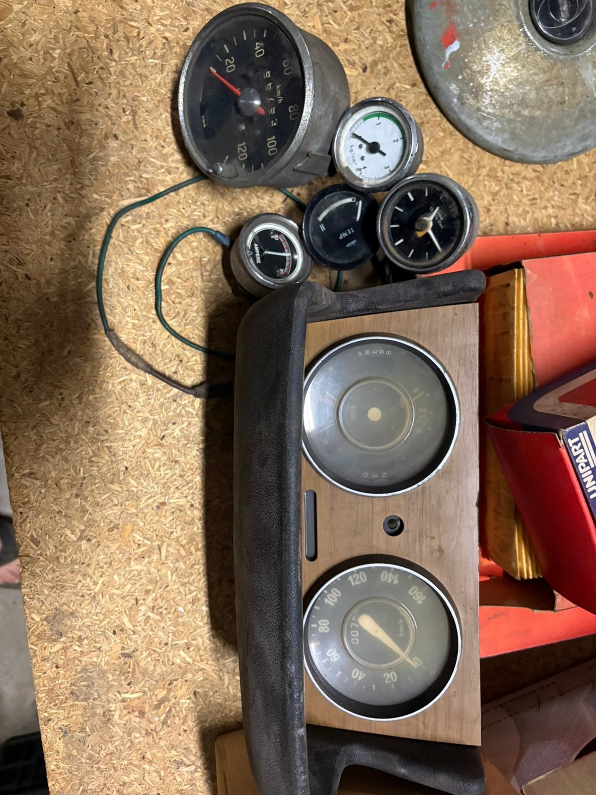 Diverse klassieker oldtimer dashboards en klokje tellers, Auto-onderdelen, Dashboard en Schakelaars, Ophalen of Verzenden, Gebruikt