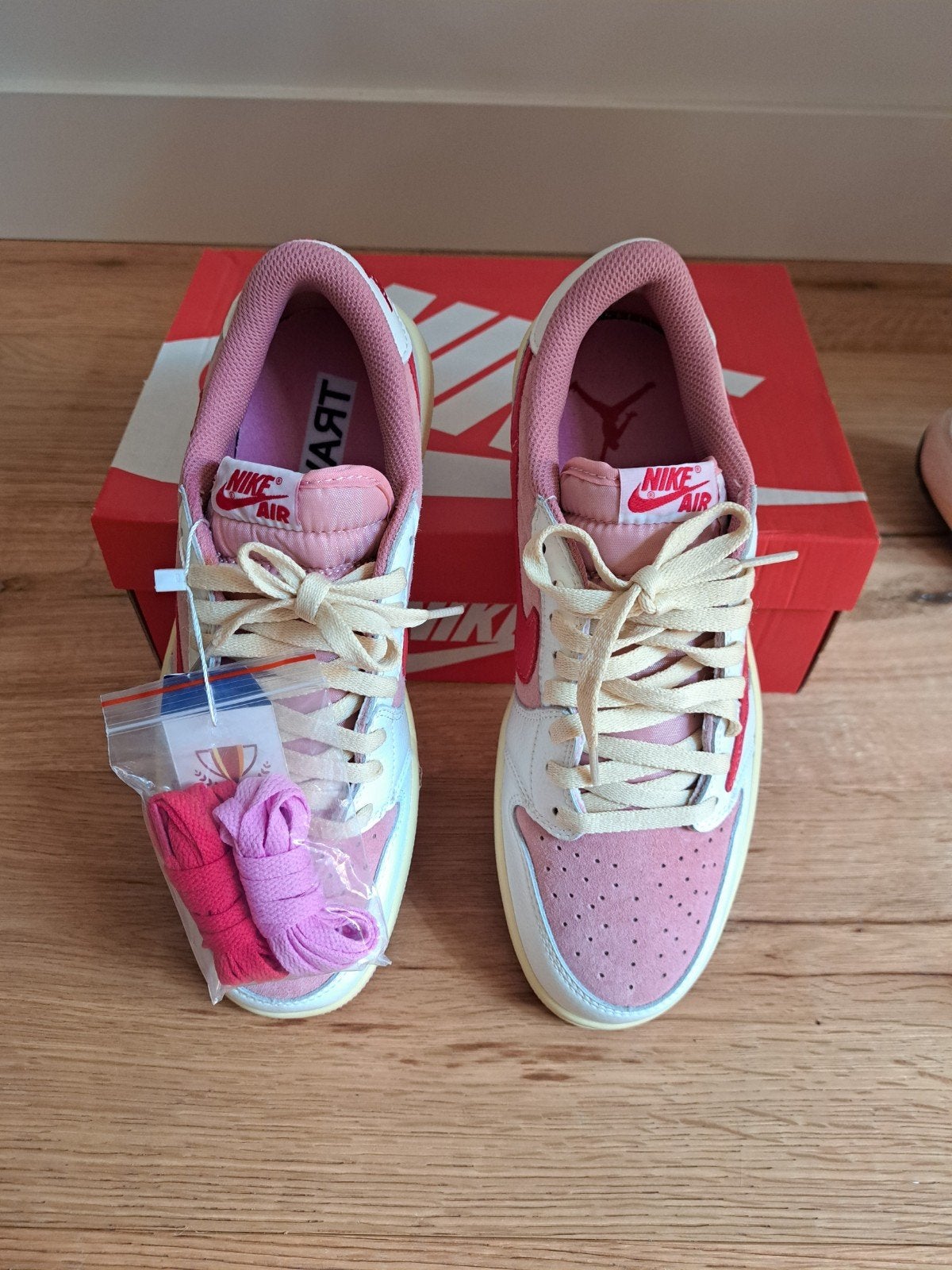 Nike dunk low pink Scott Travis, Ophalen, Jongen of Meisje, Schoenen, Nieuw